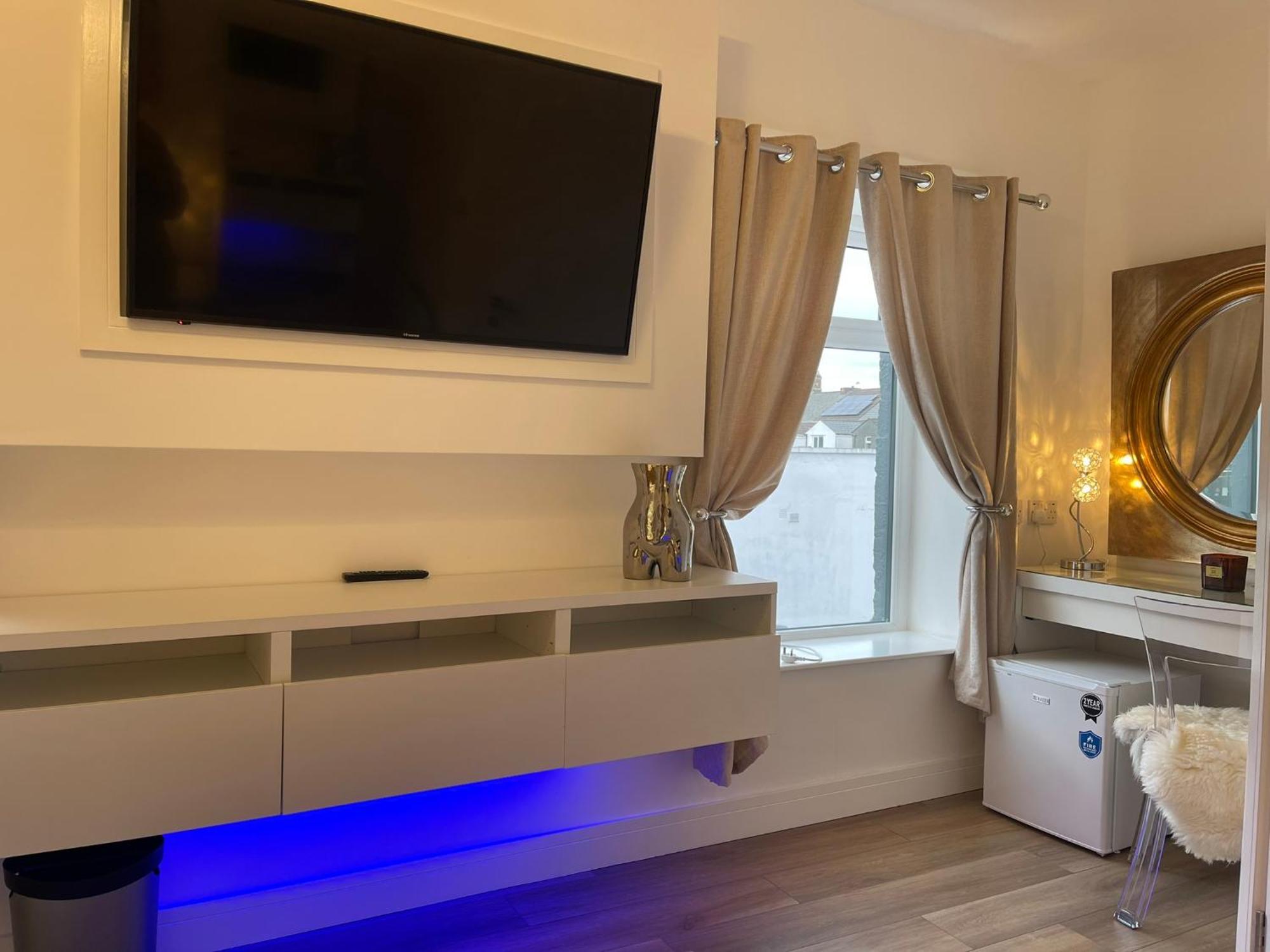 Vibrant Apartments Close To City Centre Cardiff Exterior foto